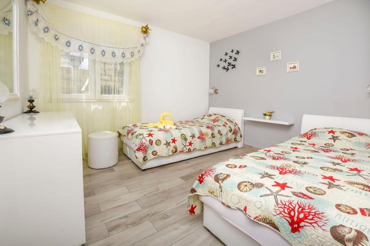 Apartment Iryna Rogoznica Kültér fotó